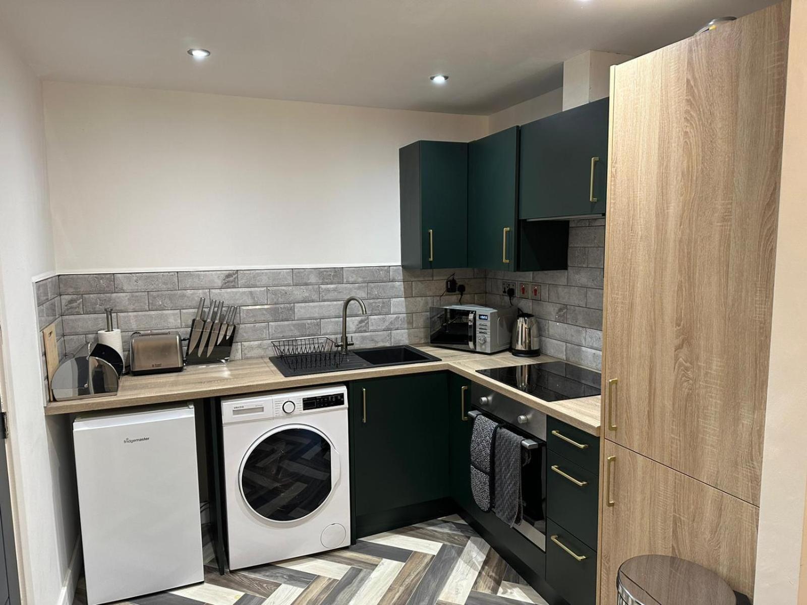 Newark House Premium Apartments With Sofa Beds - Wifi - Free Parking - Perfect For Contractors! Peterborough Exteriör bild